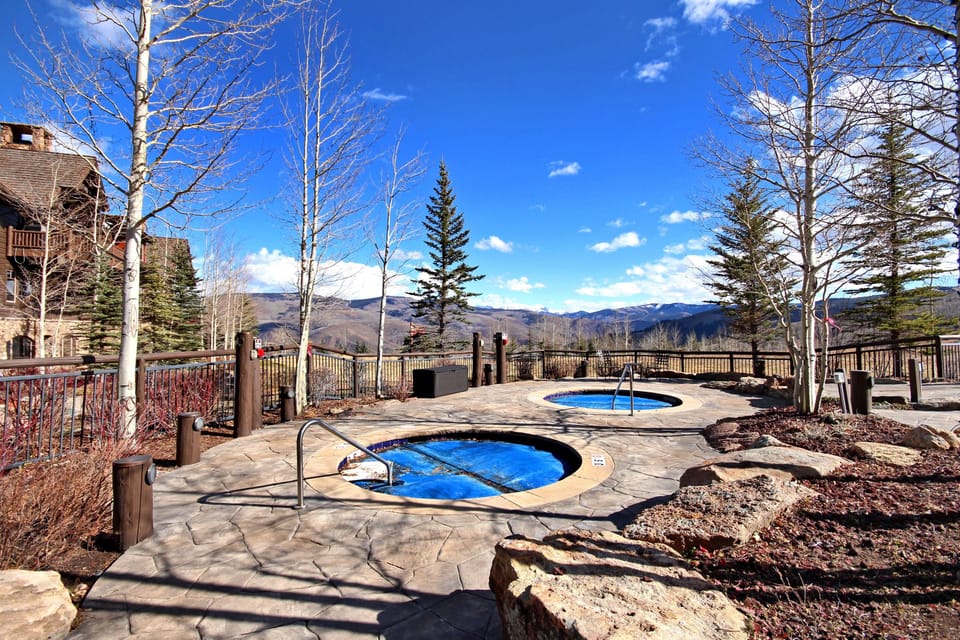 Condo, 3 Bedrooms | Outdoor spa tub
