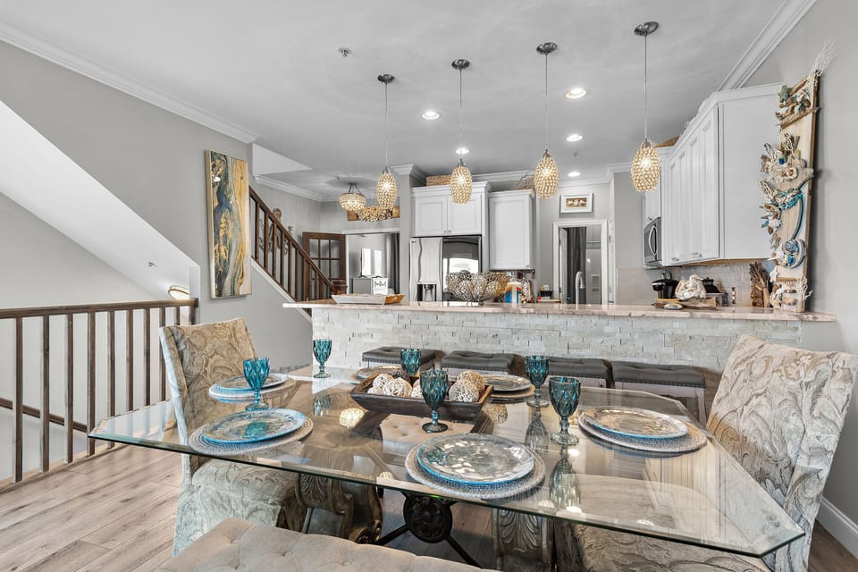 Seating for six at the dining table