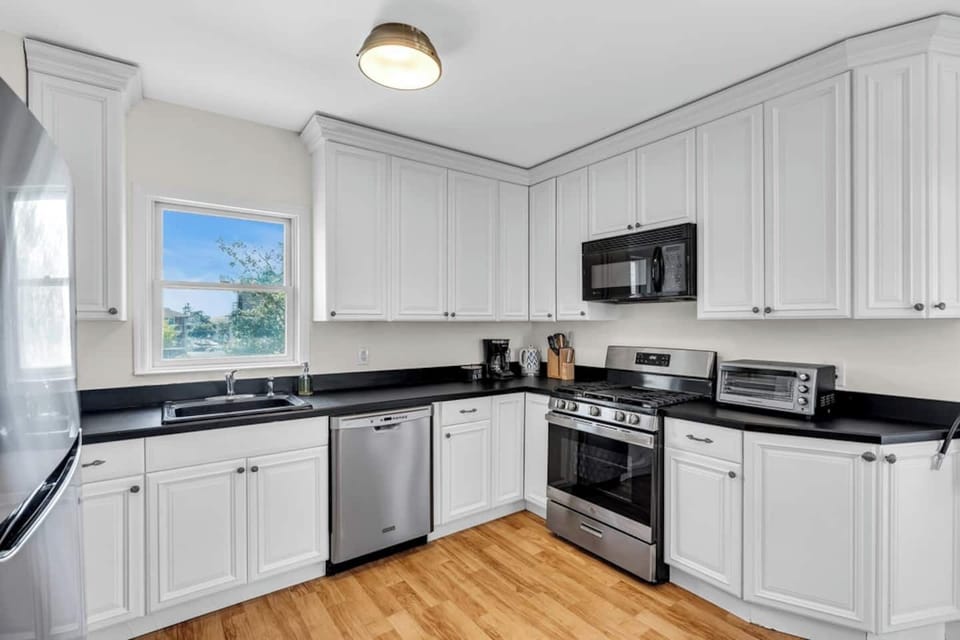 Fully equipped kitchen to whip up delicious meals for family and friends