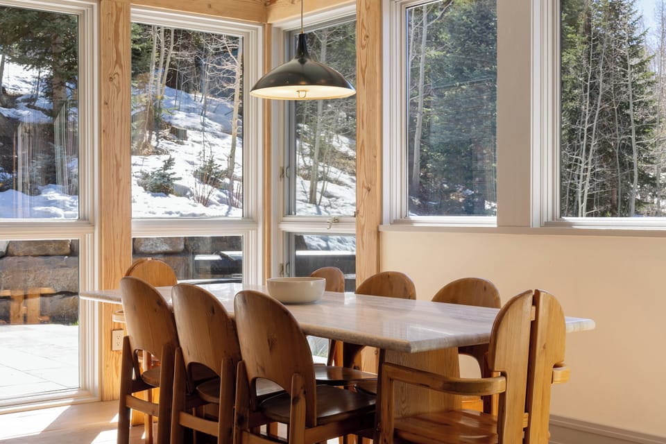 3.10-galloping-goose-chalet-telluride-dining-room2