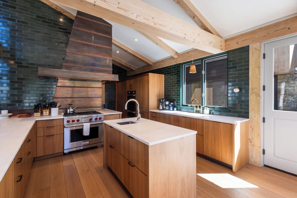 3.02-galloping-goose-chalet-telluride-kitchen2