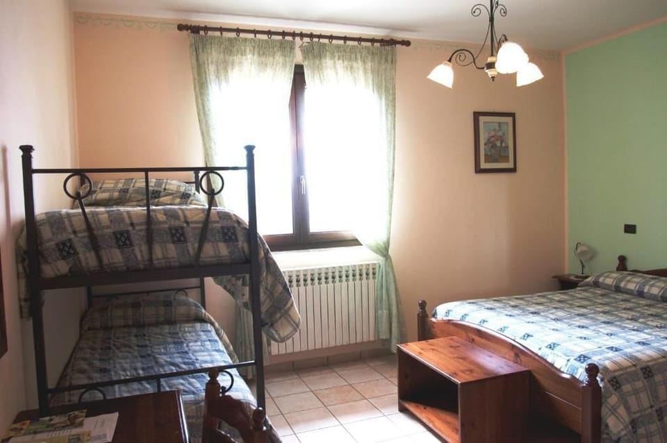 In-room safe, free WiFi, bed sheets