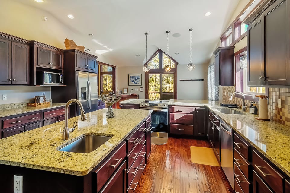 Incredible Fully Equipped Kitchen