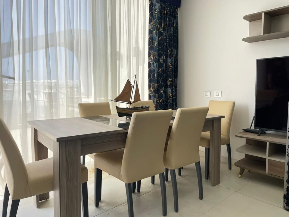 Chalet, 3 Bedrooms, Lagoon View | Dining