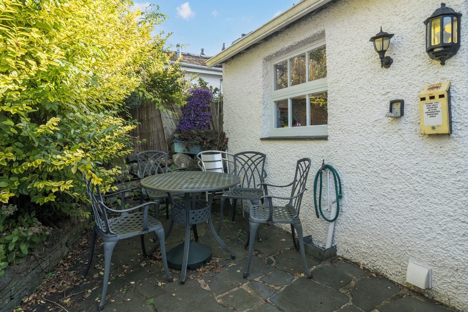 Deluxe Cottage, 2 Bedrooms, Non Smoking, City View | Outdoor dining