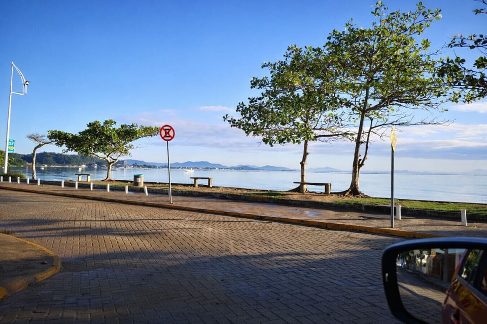 Praia a aproximadamente 200 metros da propriedade