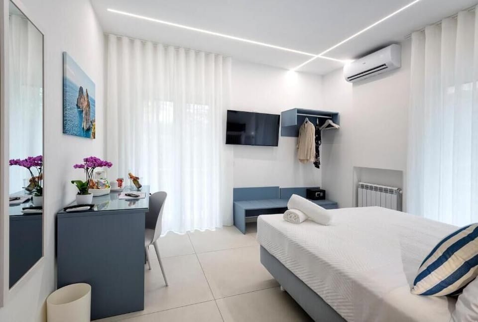 Double Room, Balcony | In-room safe, blackout drapes, free WiFi