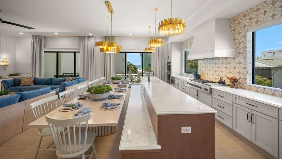 Chef's kitchen - Gulf Views - Dining - Living room - Balcony Access