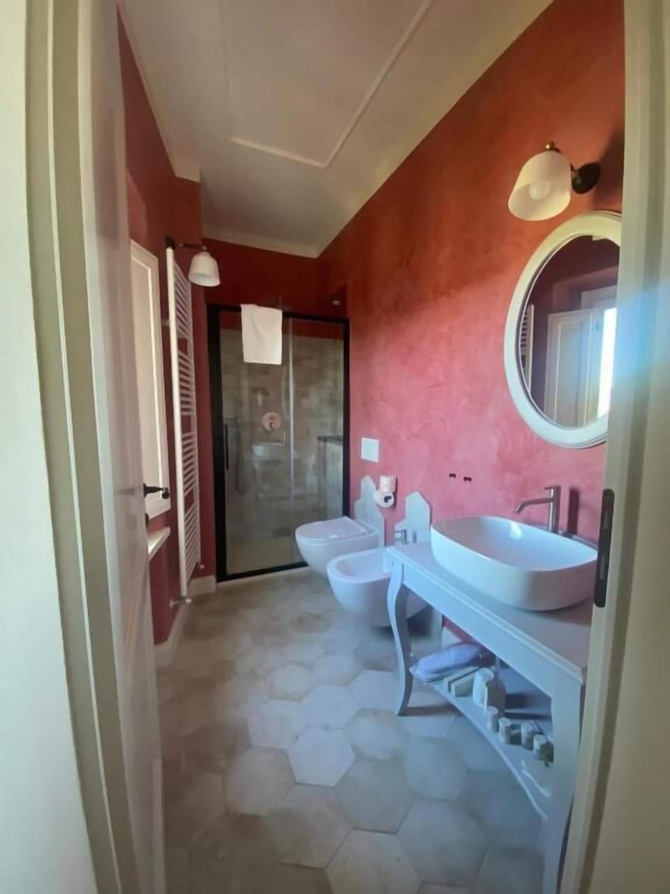 Deluxe Double Room, Hill View | Bathroom | Free toiletries, hair dryer, slippers, towels