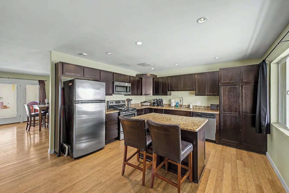 Fully equipped kitchen for everyday cooking