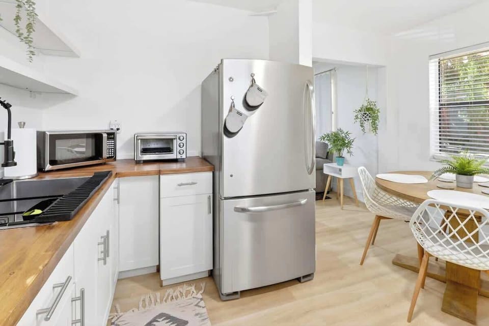 Fully equipped kitchen with essentials and everything you need for easy home cooking.