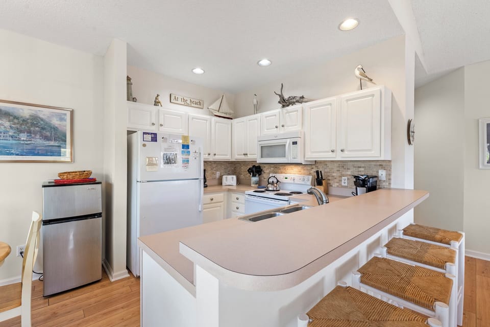 CL402M: Bliss | Kitchen