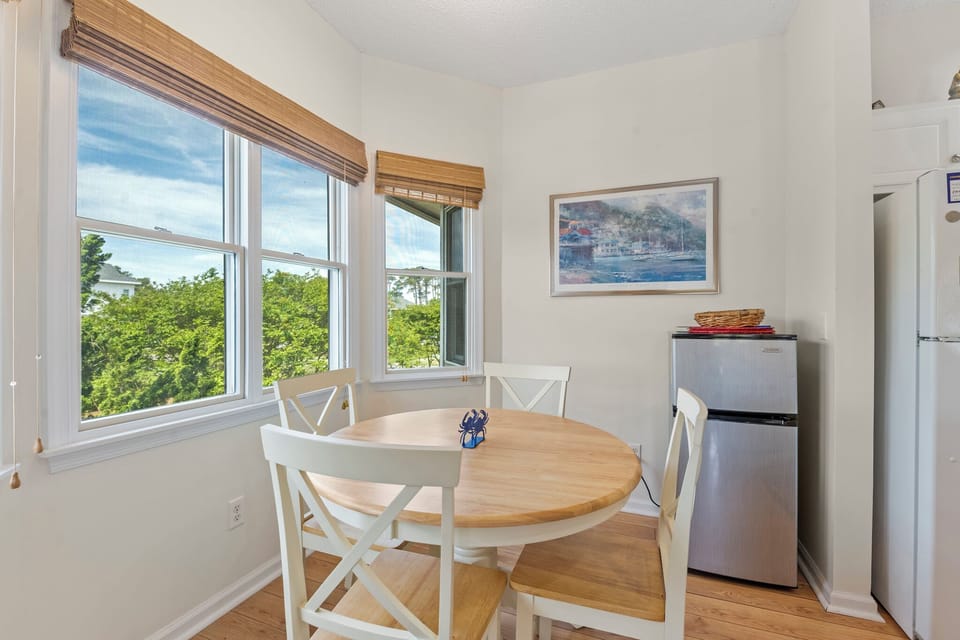 CL402M: Bliss | Dining Area