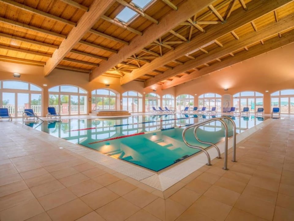 Pool Indoor