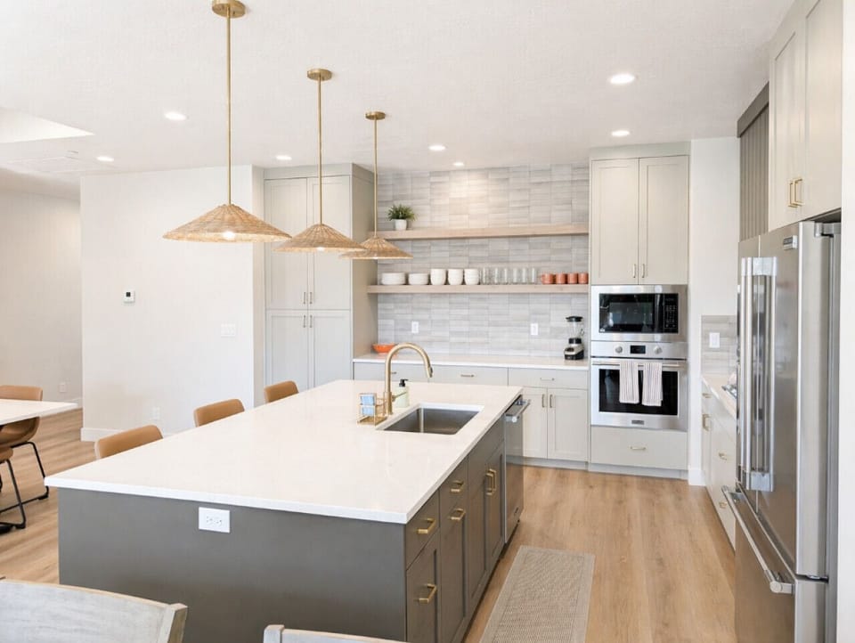 Fully Stocked Kitchen - Stainless Steel Appliances