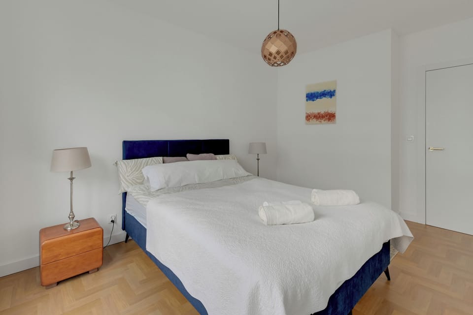 Deluxe Apartment | Iron/ironing board, free WiFi