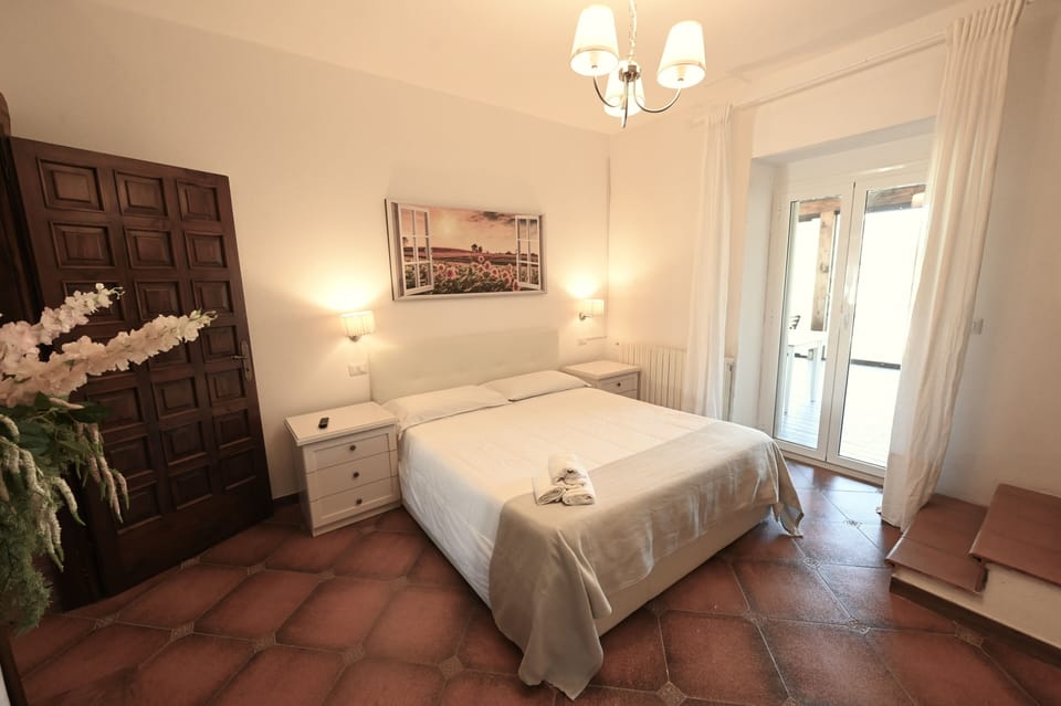 Standard Room, Private Bathroom | Desk, free WiFi