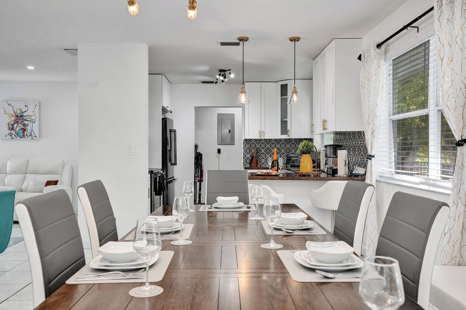 [Dining area] Modern & chic