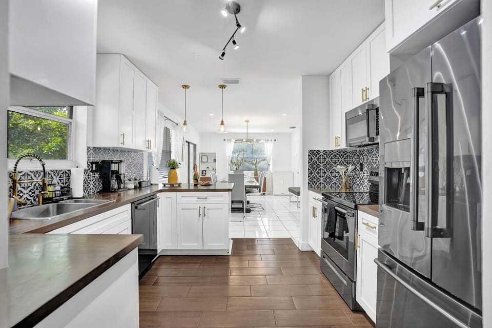[Kitchen] Fully stocked & equipped