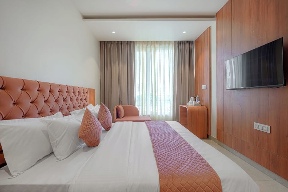 Superior Double Room, City View | Premium bedding, down comforters, memory foam beds, desk