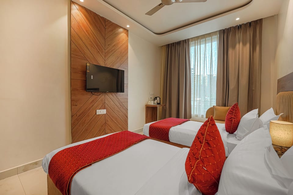 Executive Twin Room, City View | Premium bedding, down comforters, memory foam beds, desk