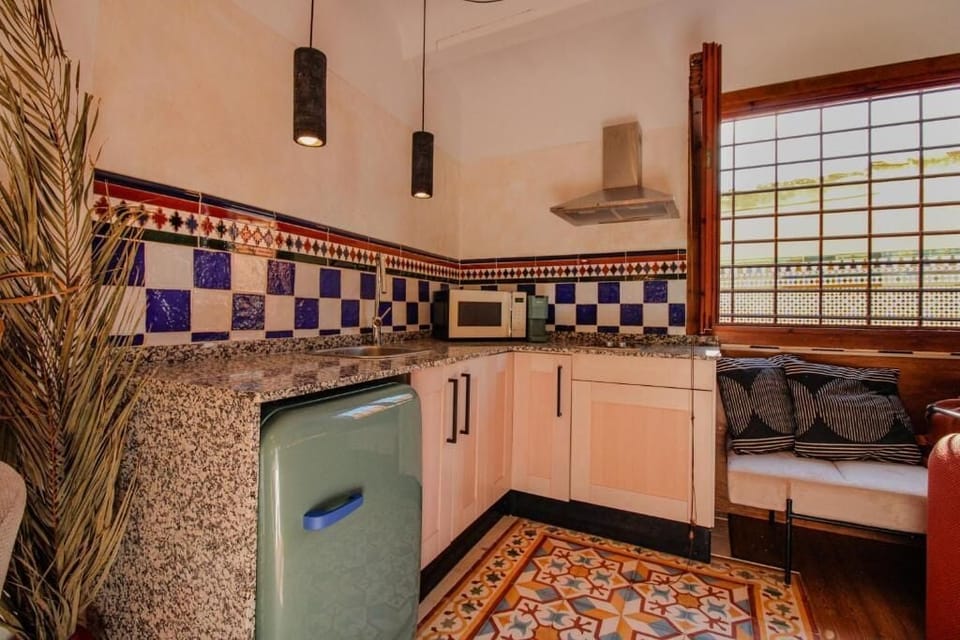 Suite, Pool View | Private kitchen