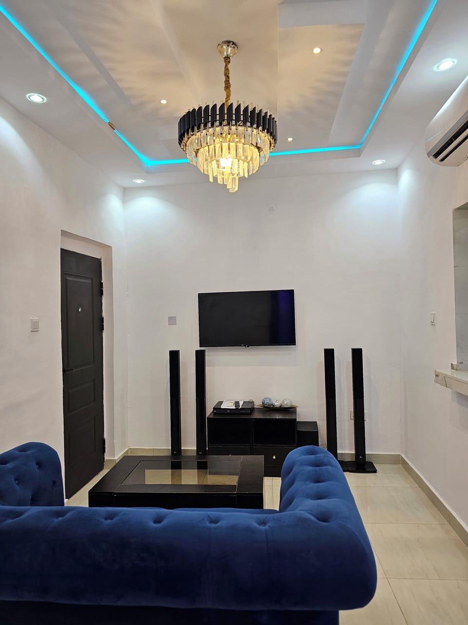 Superior Studio Suite, City View | Living area