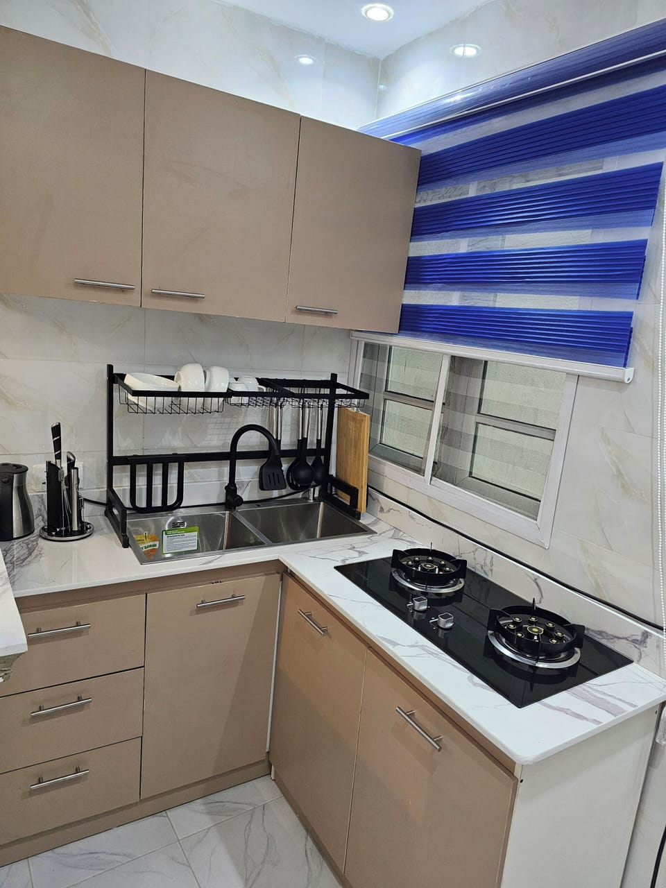 Superior Studio Suite, City View | Private kitchen