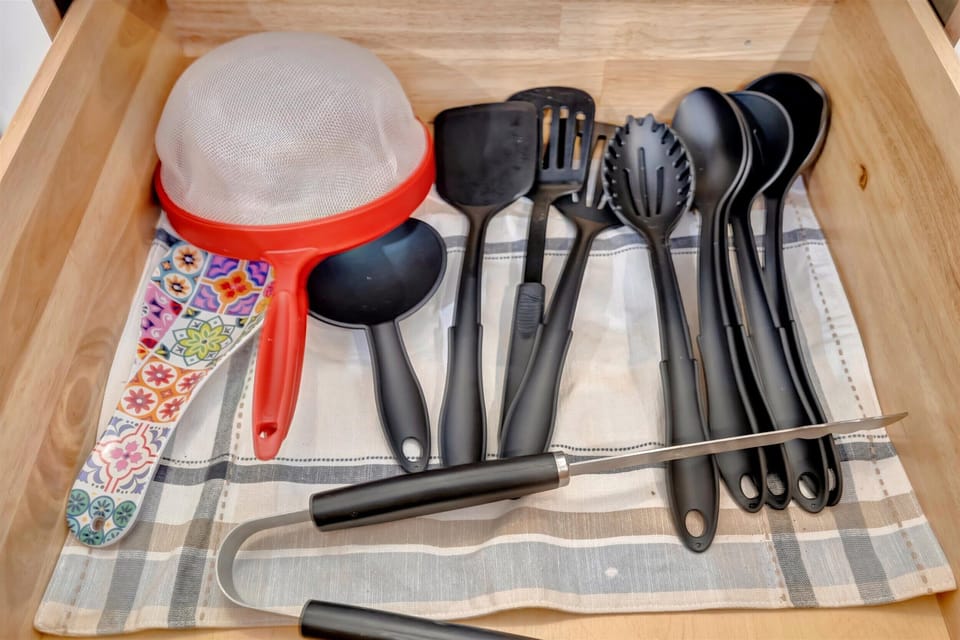 Fully stocked kitchen utensils