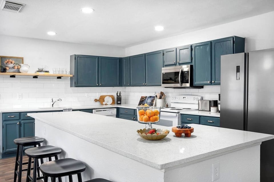 Prepare your favorite meals in the spacious, fully equipped kitchen.