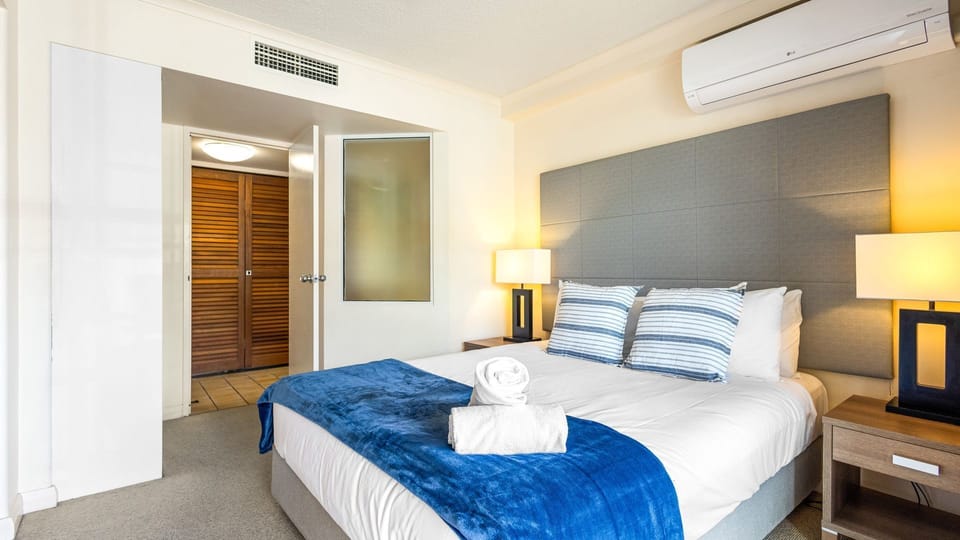 Double bed with split air conditioner for comfort