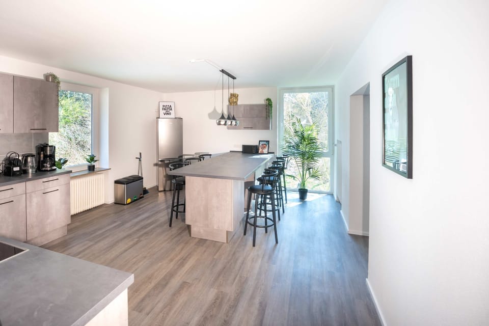 House | 7 bedrooms, Internet
