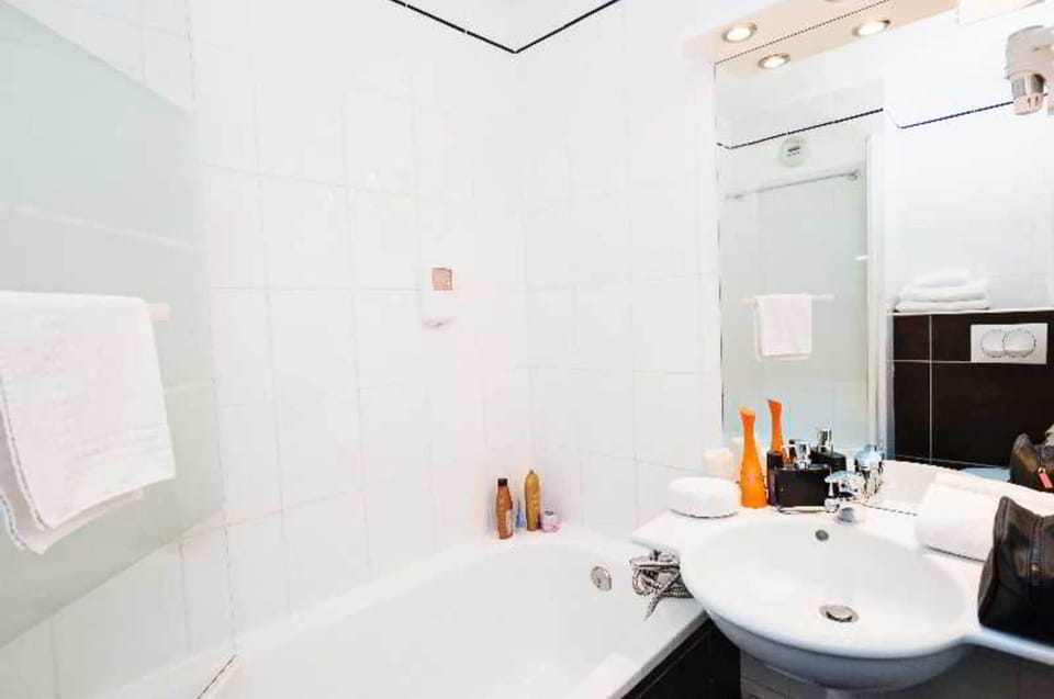 Hotel le Relais des Brasseurs Hotel in French Riviera