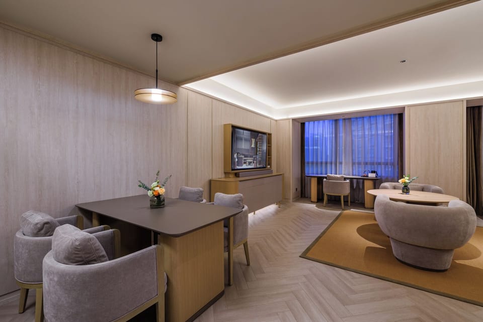 Luxury Double Room | Premium bedding, free minibar, desk, laptop workspace