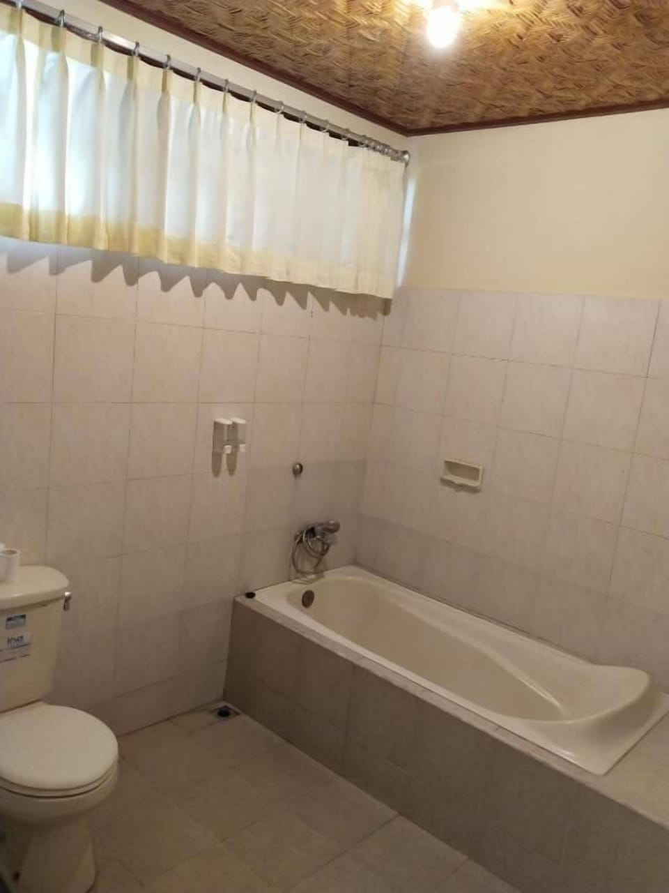 Superior Twin Room, Garden View | Bathroom