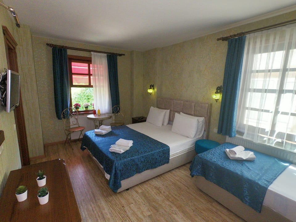 Triple Room | Premium bedding, minibar, desk, soundproofing