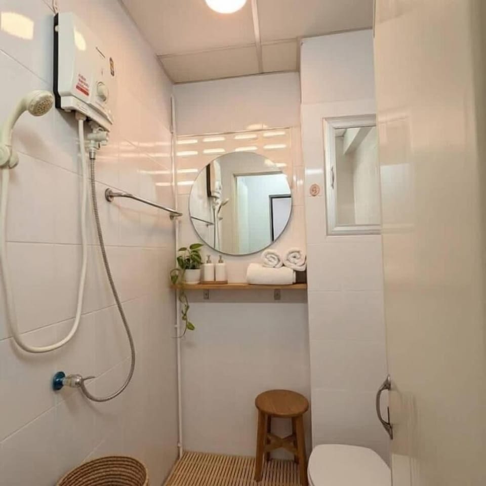Shower, free toiletries, towels, soap