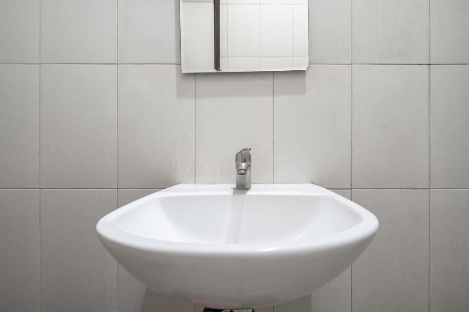 Superior Double Room | Bathroom | Shower, towels, soap