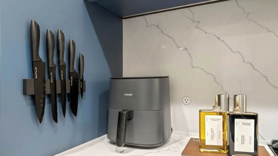 Lots of great appliances including this air fryer 