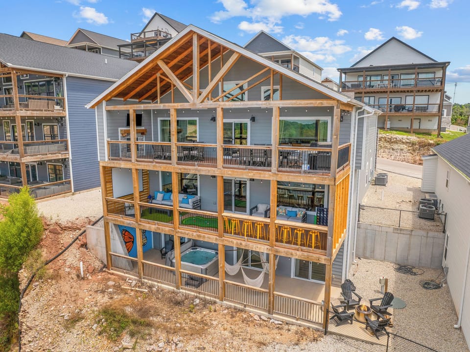 3 Levels of outdoor decks