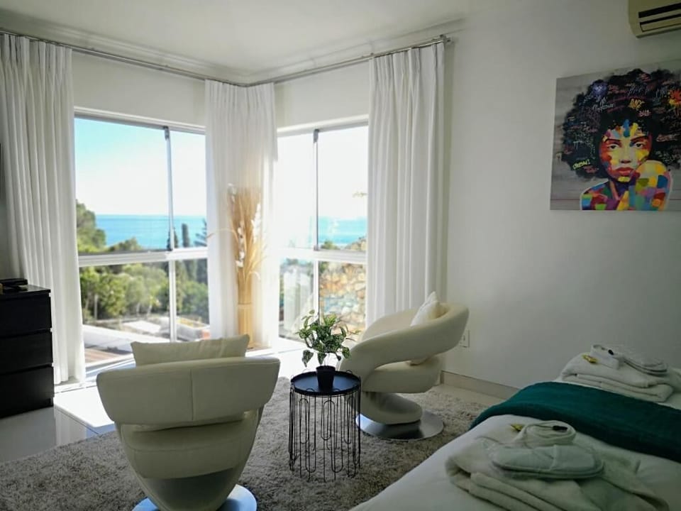 In-room safe, soundproofing, iron/ironing board, free WiFi