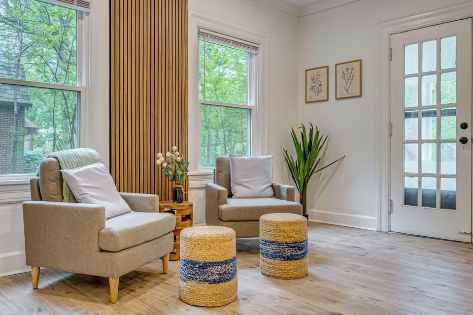 Sitting Area | 1st Floor