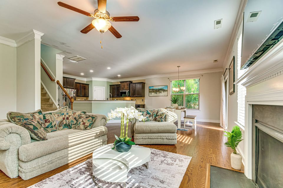 Living Room | Kitchen