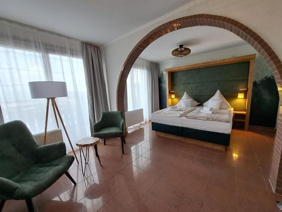 In-room safe, iron/ironing board, free WiFi