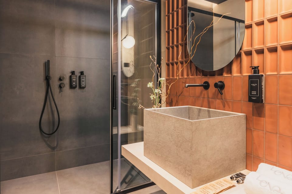 Superior Double Room | Bathroom | Slippers