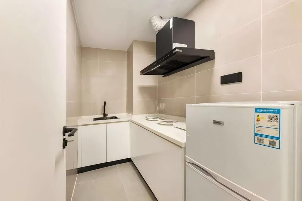 Executive Suite, City View | Private kitchenette | Fridge, microwave, cookware/dishes/utensils, cleaning supplies