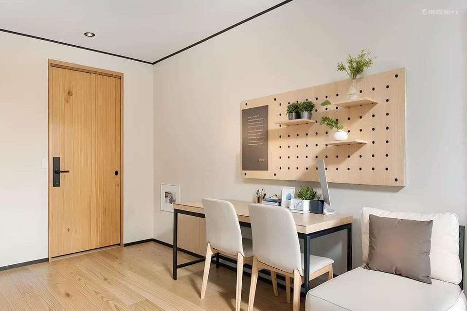 Premier Suite, City View | Living room