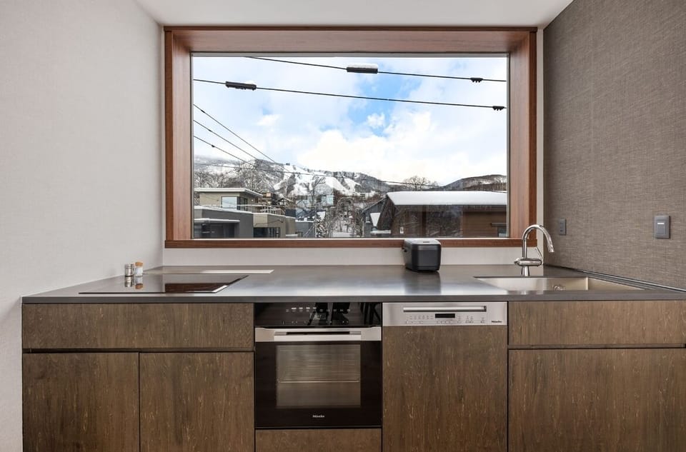 House, 4 Bedrooms | Private kitchen