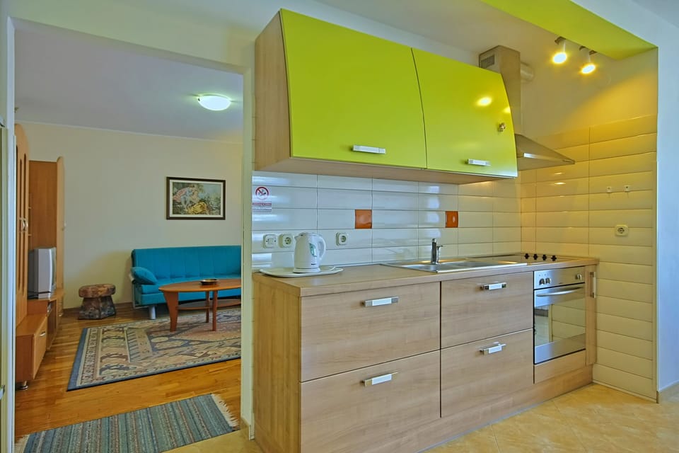 Apartment, 1 Bedroom, Smoking, Balcony | Interior
