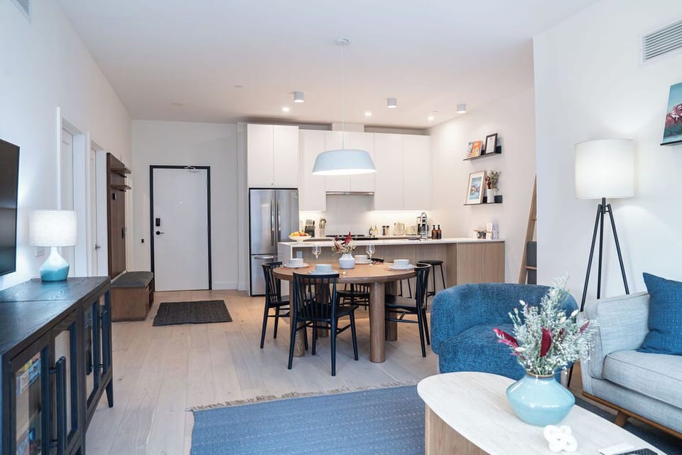 Selkirk Outpost- Dining Area/Kitchen